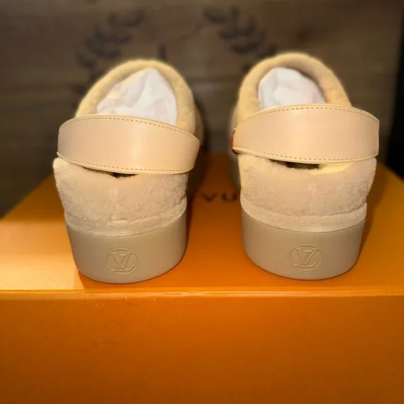 Louis Vuitton Tan Slippers - Picture 4 of 10